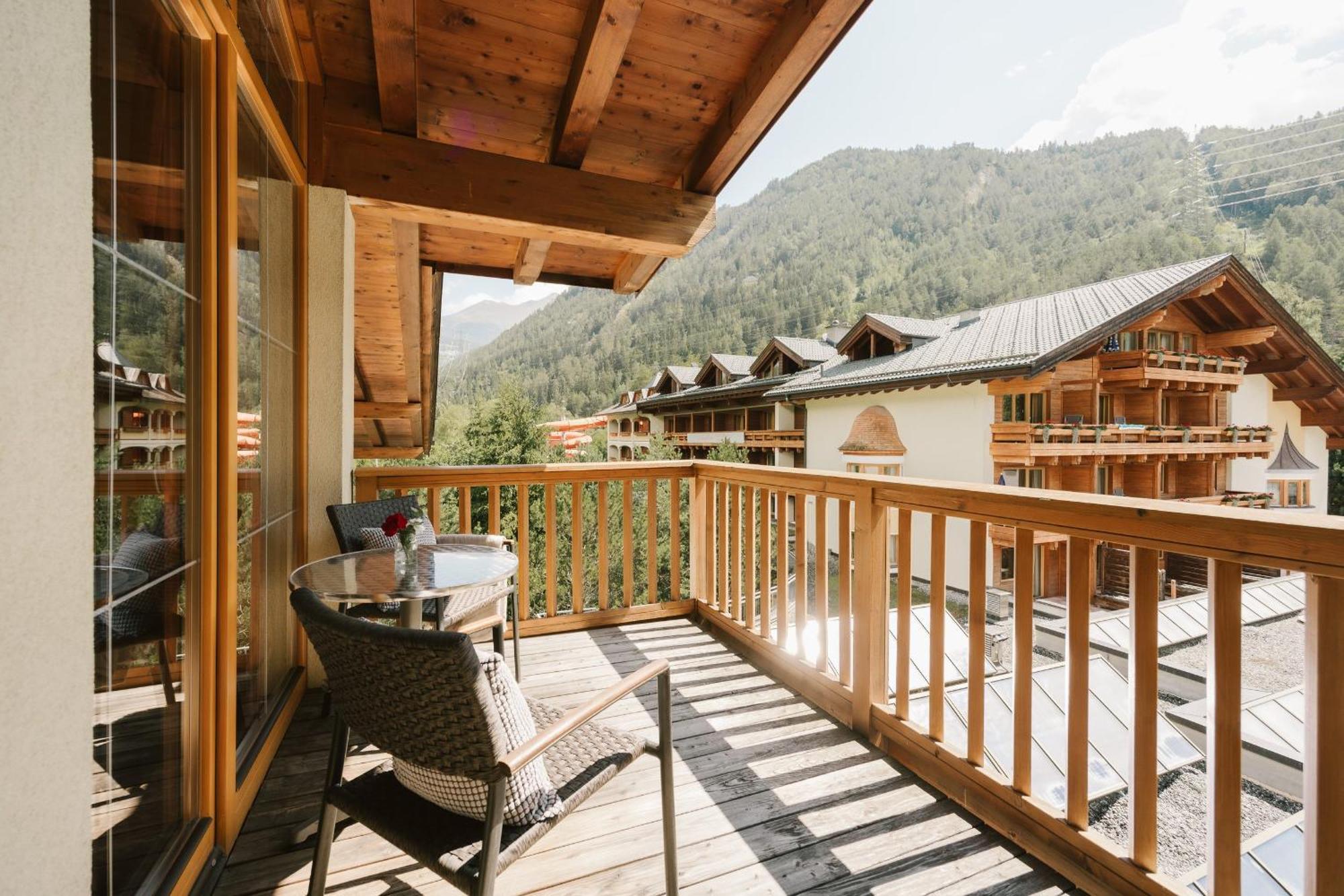 Neueroeffnung Miaflor Familien- & Aktivresort Ried im Oberinntal Exterior foto