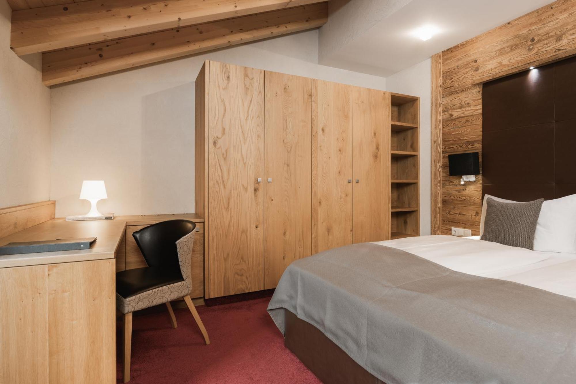 Neueroeffnung Miaflor Familien- & Aktivresort Ried im Oberinntal Exterior foto