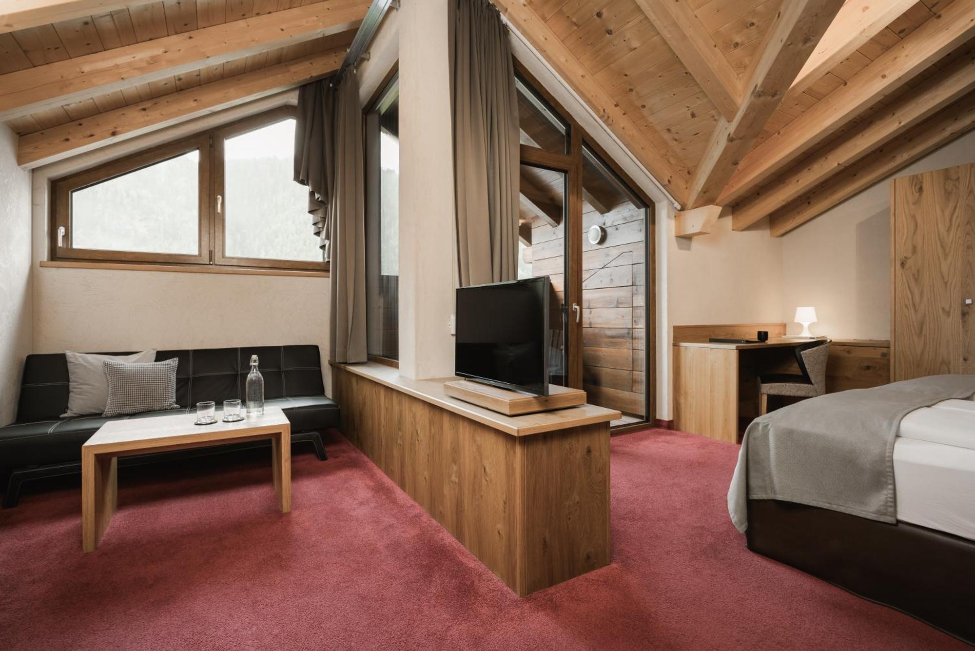 Neueroeffnung Miaflor Familien- & Aktivresort Ried im Oberinntal Exterior foto